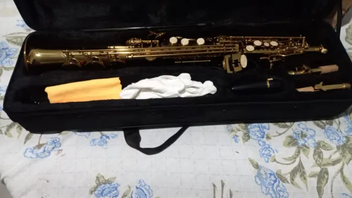 Saxofone soprano reto 
