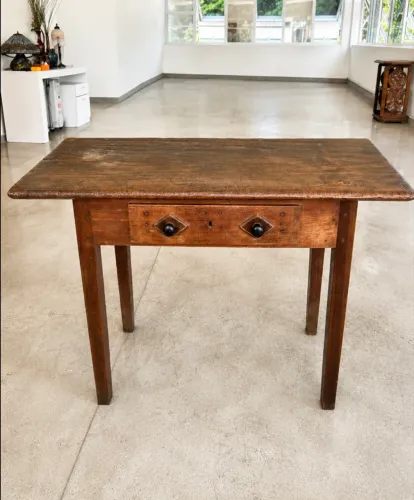 Mesa Mineira Antiga em Madeira Maciça