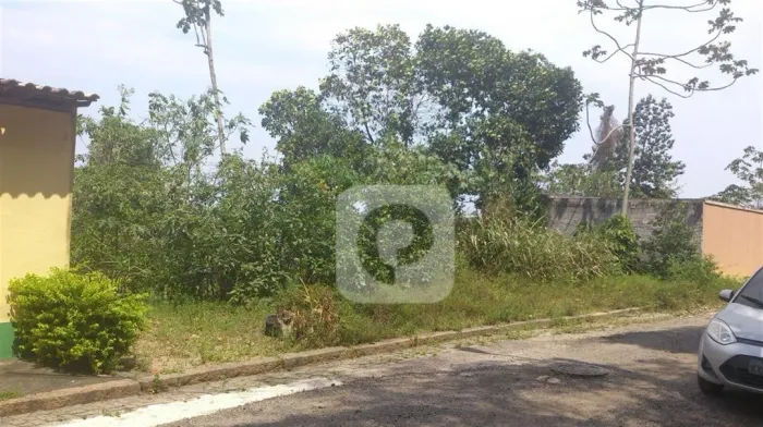 Terreno em Condomínio Fechado com Vista Privilegiada 1.200m², à venda em Jacarepaguá.
