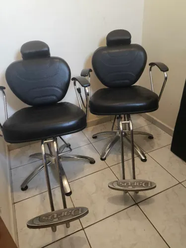 Vendo cadeiras cabeleireiros darus profissional reclinável