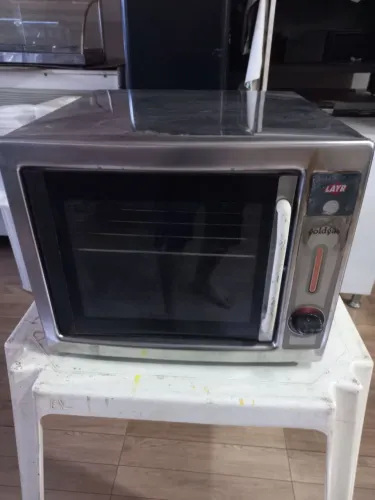 Forno inox, a gás, da Layr, 48 litros