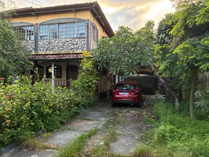 Casa estilo colonial em massangana Piedade próximo ao shopp Guararapes