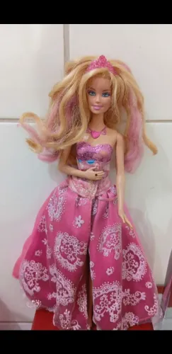 Boneca barbie  do filme princesa pop star