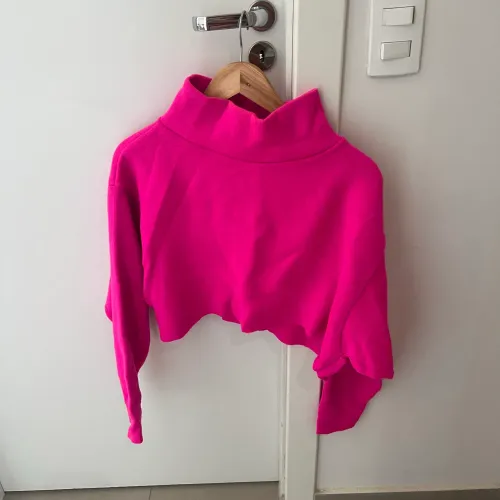 Tricot cropped rosa neon
