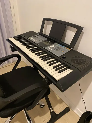 Teclado Yamaha PSR-E233