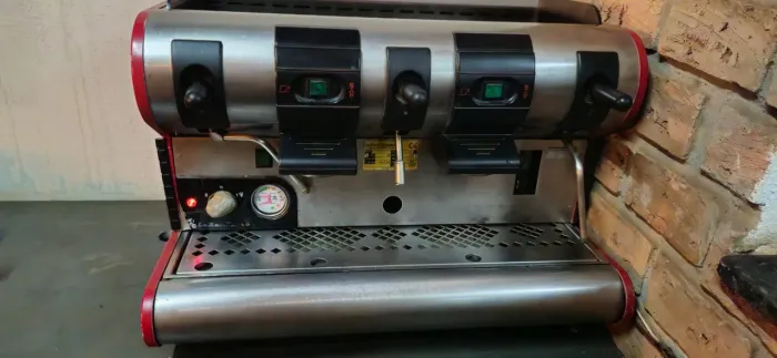 Máquina de Café Expresso Profissional La San Marco 95 - 2 Grupos