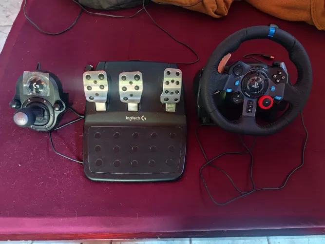 Volante g29 da Logitech com volante, pedais e o câmbio