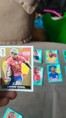 VENDO OU TROCO POR PACOTES FIGURINHA YAMAL OURO