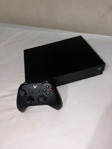 Xbox One X 1TB - Console 4K | Excelente Desempenho