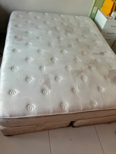 Cama de casal Queen