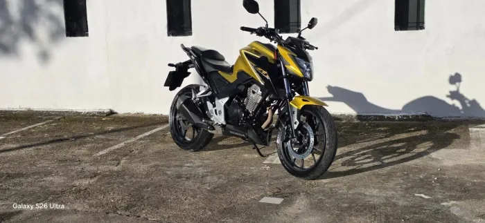 Oferta Cb300f ABS 2024 com 6.700km oportunidade