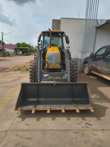 Vendo trator valtra bm 100 ano 2007