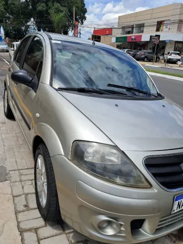 Citroen C3 GLX 1.4/ GLX Sonora 1.4 Flex 8V 5P 2012