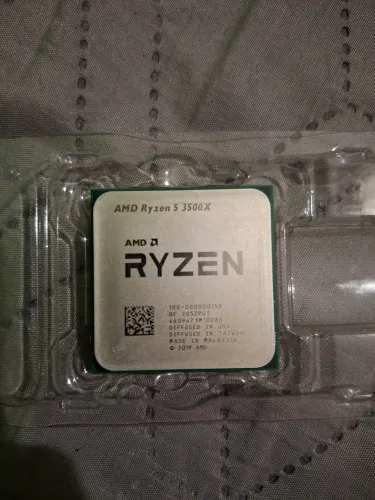 AMD Ryzen 5 3500X (Processador) + Cooler original AMD.