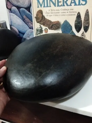 Arte escultura em pedra negra polida 12kg