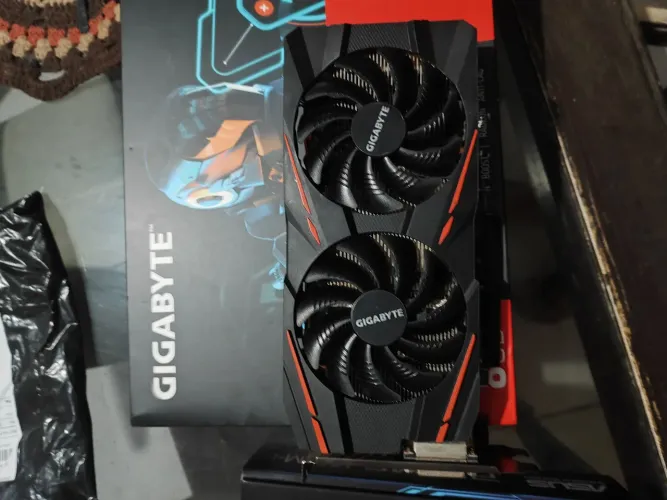 RX 570 4gb gigabyte seminova nunca usada em mineração<br><br>Valor: R$ 550,00