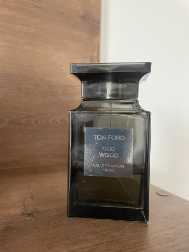 Perfume de nicho Tom Ford Oud Wood