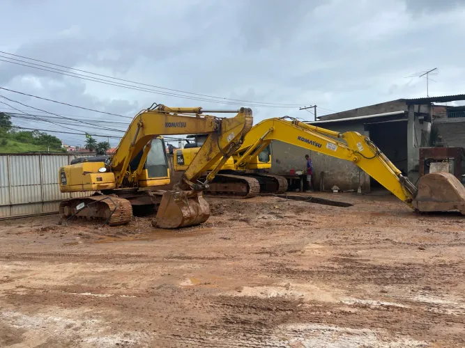 Escavadeira hidráulica komatsu Pc200-8