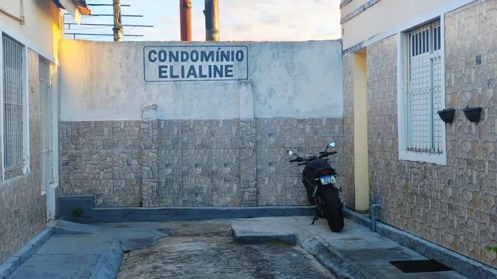Vendo a chave ou financio casa no centro