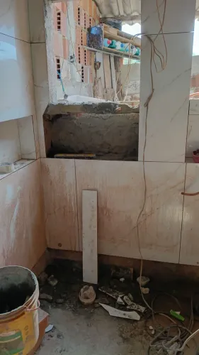 Serviço de reforma, construção, elétrica, hidráulica, pisos ,revestimento e reparos. 
