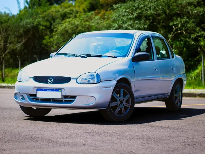 Chevrolet Corsa Sedan Super Milenium 1.0 MPFI 16V 2001
