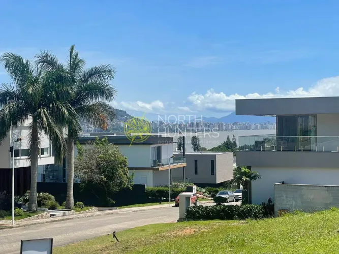 Terreno à venda em condominio fechado no Cacupé, Florianópolis, SC