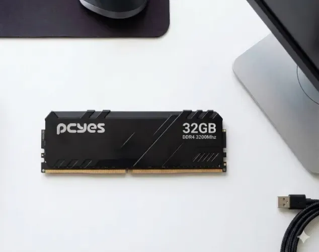 Memoria Gamer Pc Yes 32Gb Ddr4 3200Mhz Lacrada na Caixa.