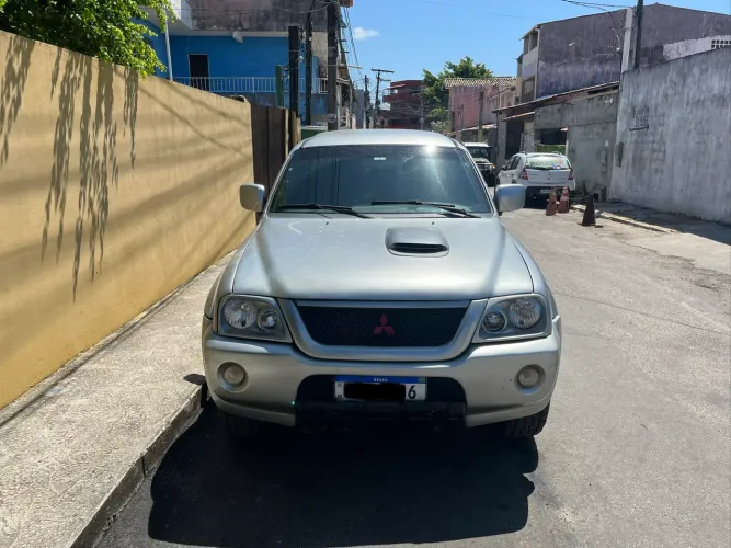 Mitsubishi L200 GLS 2.5 4X4 CD Diesel 2004
