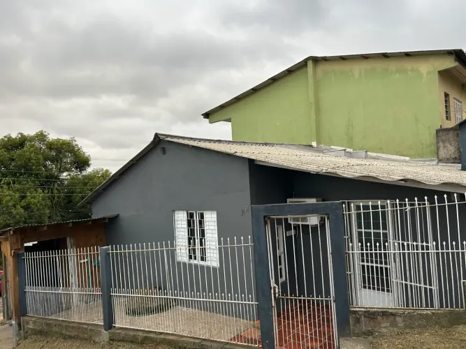 Casa 3 quartos e 1 banheiro - Bom Jesus SÓ VENDA