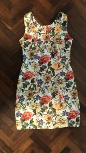 Vestido floral tamanho 40