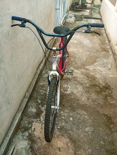 Bicicleta feminina aro 24 bem conservada