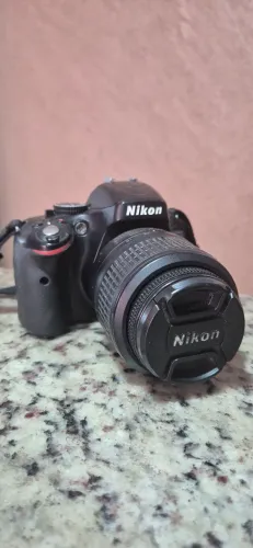 Câmera fotográfica profissional Nikon DX 18-55