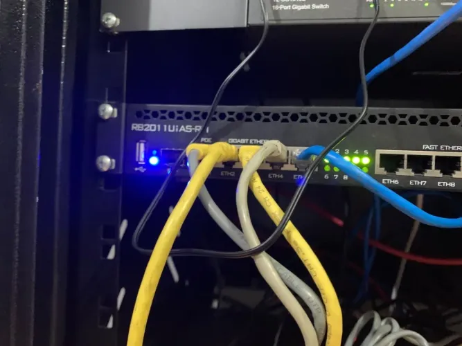 Mikrotik rb2011UiAS
