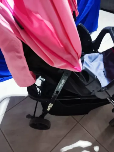 Vendo Carrinho de Bebê Voyage Super Conservado Usado Poucas Vezes...