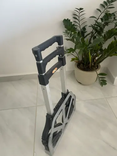 Carrinho de Carga Dobrável em Alumínio - Compacto e Resistente