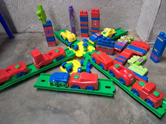 Pistas carrinhos montagem tipo lego grande