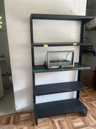 Estante ferro