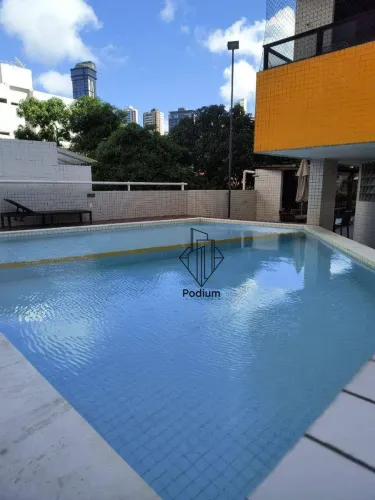 Apartamento com 2 varandas e área de lazer em Tambaú - AP3122.