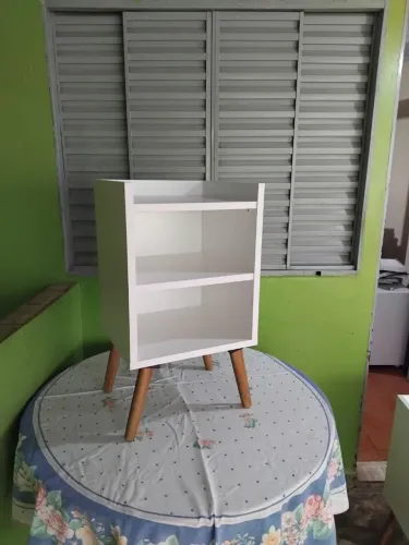 Mesinha de cabeceira/criado mudo. Novo. 100% mdf