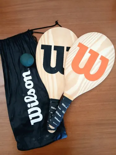 Kit Frescobol Wilson com 2 raquetes + bola + capa