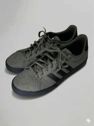 Tênis Adidas Daily 3.0 - peça rara de achar