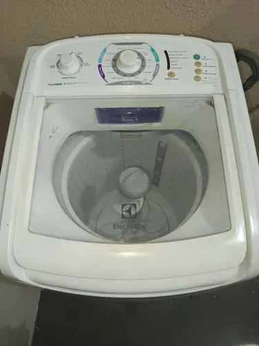Vendo vários itens, Máquina de lavar, cama, mesa de cozinha e fogão (Não entrego)