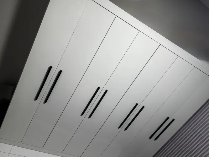 Guarda roupa de casal 8 portas