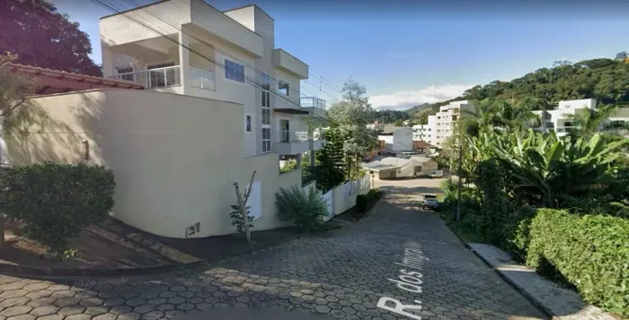 Imóvel para venda tem 520 metros quadrados com 3 quartos
