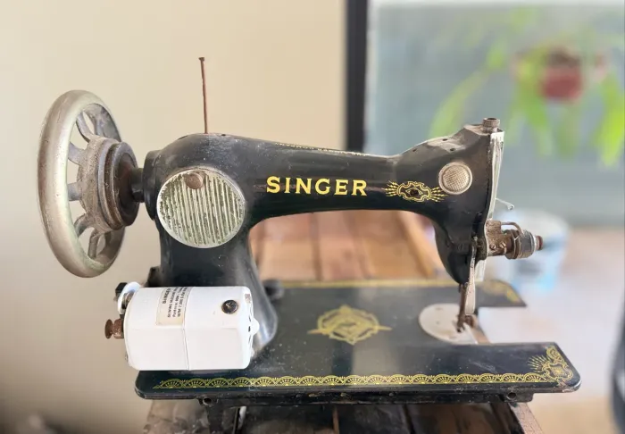 Máquina de costura Singer Antiga