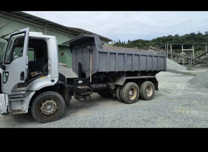 caminhão cargo 2422 truck