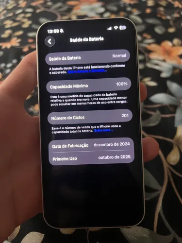 iPhone 16e