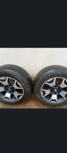 Jogo rodas aro 18 da Hilux com pneus 