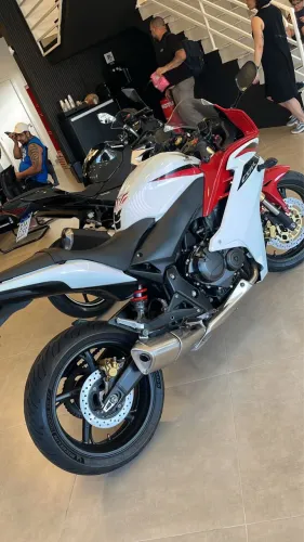 Cbr 600f ano 2012