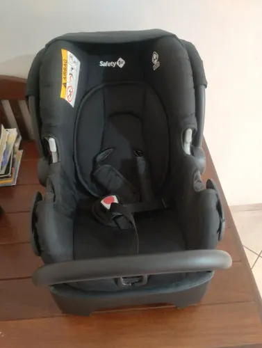 Bebê conforto safety com suporte para carro novo